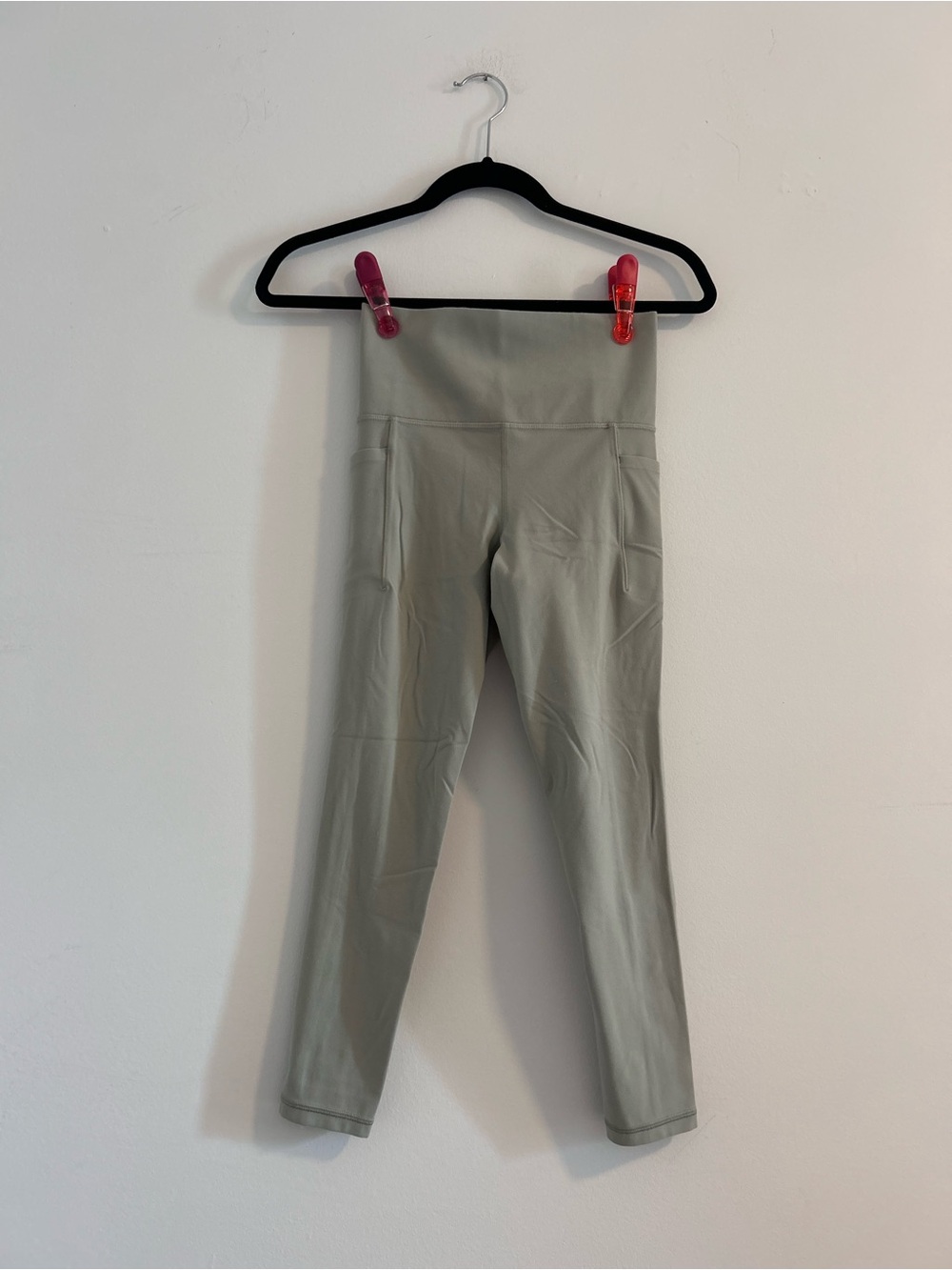 Athleta Salutation Stash Pocket III 7/8 Tights Sage Green High-Waist Leggings